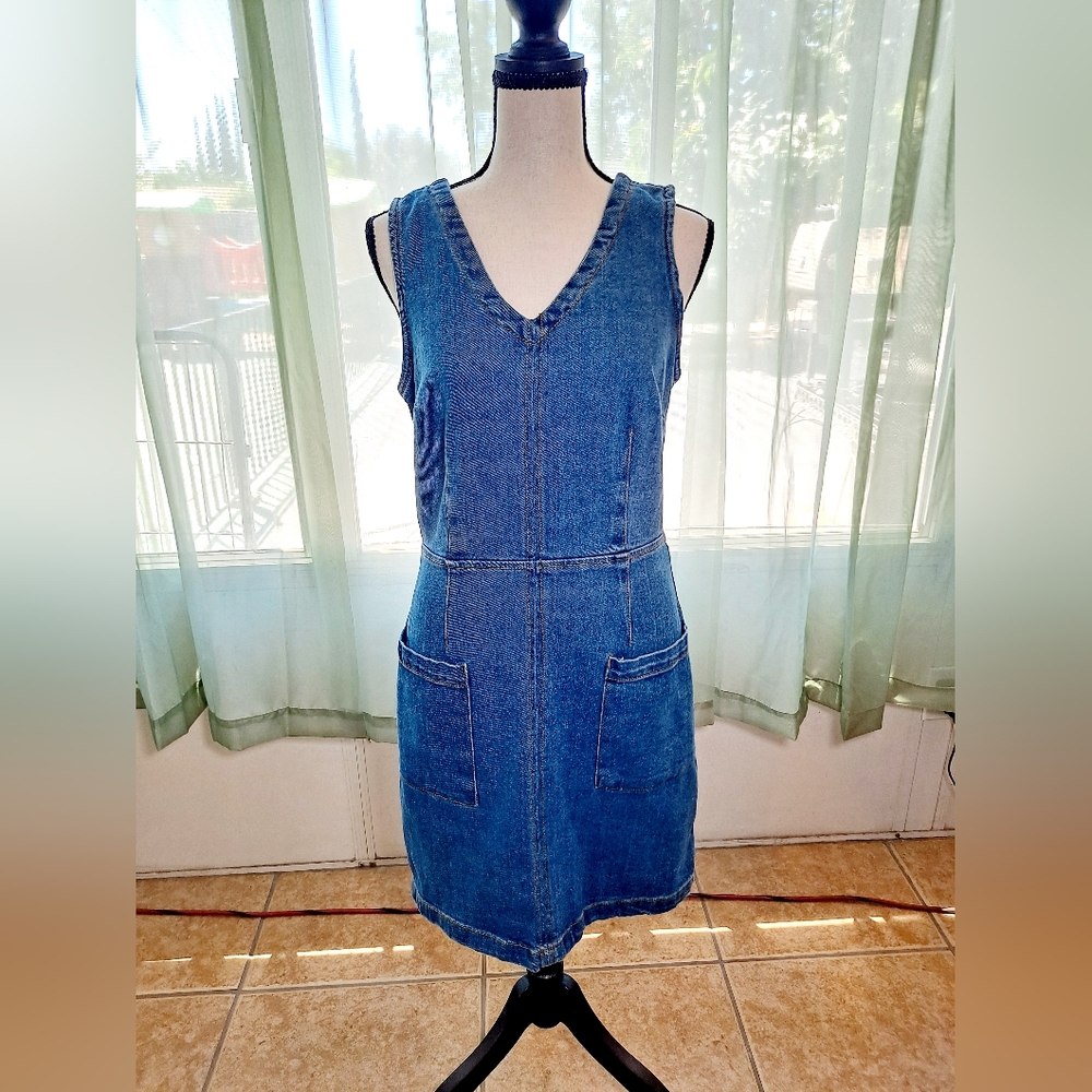 Universal Thread Dark Wash Denim, Zip Dress, With 2 Pockets. Size XS.